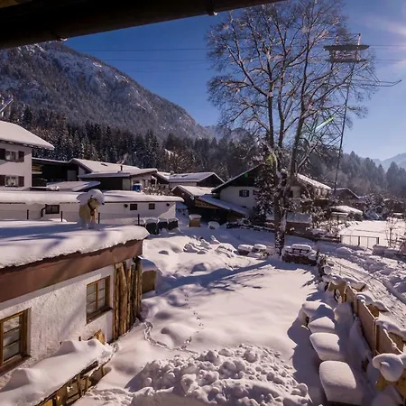 Zur Glücklichen Kuh Gasthof *